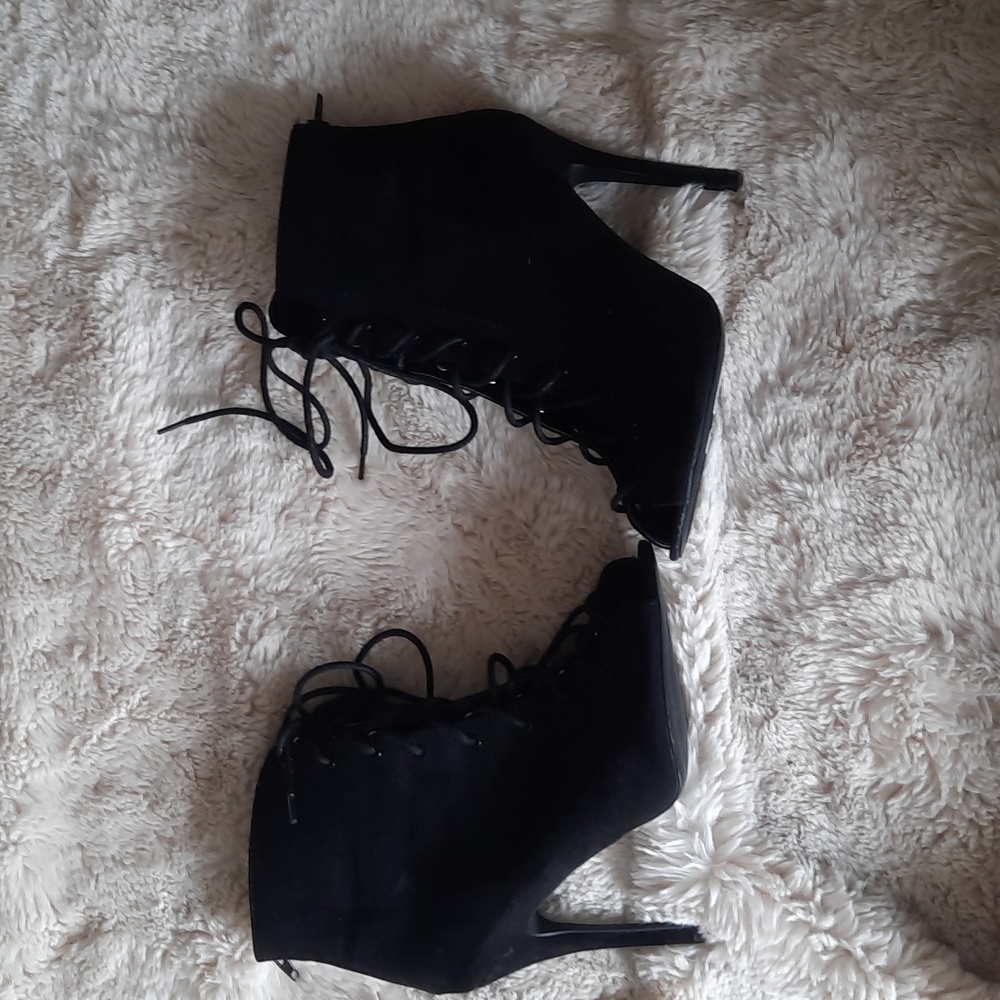 Lace up open toe booties size 10